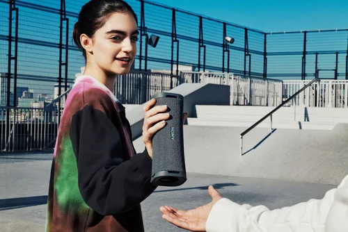 Miniatura 12 de Sony ULT Field 1 - Altavoz Bluetooth portátil impermeable, graves mejorados, batería de 12 horas, clasificación IP67, a prueba de polvo, a prueba