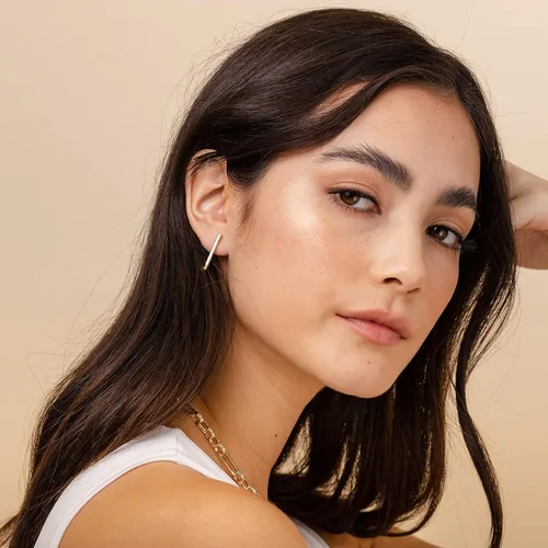 Miniatura 3 de PAVOI Aretes de plata de ley chapados en oro de 14 quilates, delicados aretes de mini barra Aretes de oro para mujer