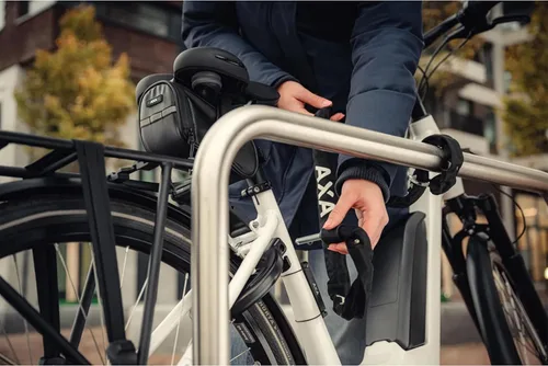 Miniatura 7 de AXA ULC 100 Candado de cadena enchufable para bicicleta, 39.4 in de largo, eslabones de acero endurecido de 0.217 in, cadena de seguridad antirrobo