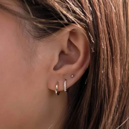 Miniatura 2 de Gacimy - Arracadas de mujer de oro de 14 quilates, aretes Huggie pequeños con broche para cartílago.