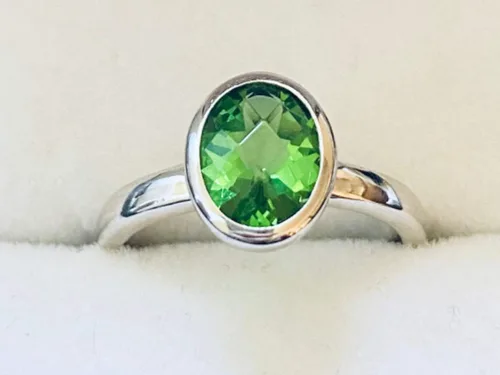 Miniatura 2 de R10709BG - Anillo clásico ovalado de 0.276 x 0.354in, 1,68 quilates, color verde