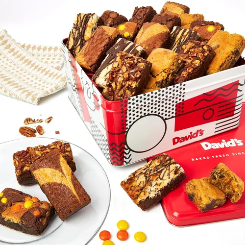 Miniatura 17 de David's Cookies - Cesta de galletas y brownies surtidos gourmet frescos, para compartir en el Superbowl con familia y amigos; paquete de fiesta