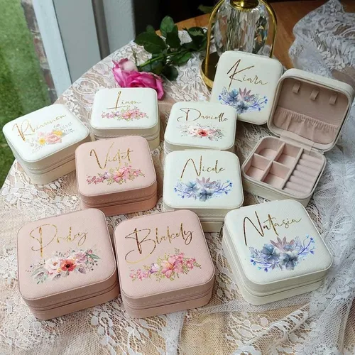 Miniatura 5 de DayOfShe Regalos de propuesta de dama de honor, caja de joyería de viaje personalizada, organizador de joyas pequeño de cuero para regalo de dama