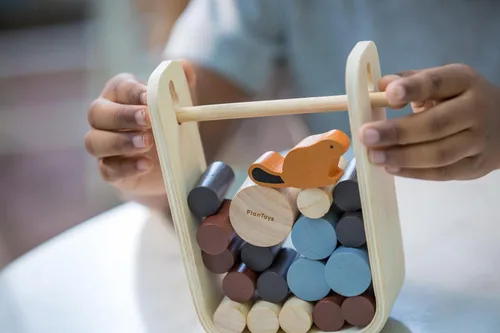 Miniatura 2 de PlanToys Timber Tumble - Juego de equilibrio y estrategia de madera para niños a partir de 3 años Juguete educativo Montessori para habilidades