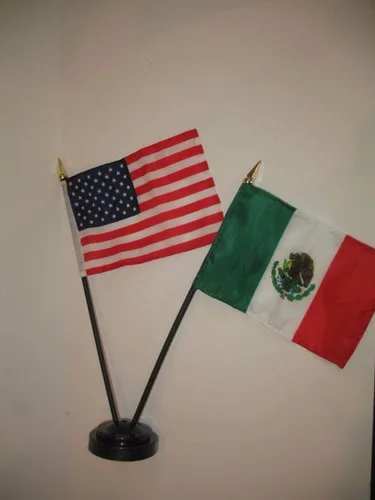 Juego de escritorio de banderas en miniatura con base negra de 4 x 6 pulgadas de la amistad mexicana de Estados Unidos, Estados Unidos y México
