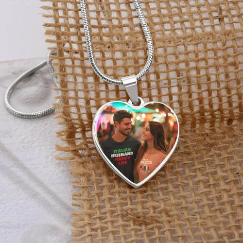 Miniatura 7 de Collar de corazón de plata con foto personalizada pon tu imagen favorita en esta joyería con tu mensaje personalizado grabado como un regalo