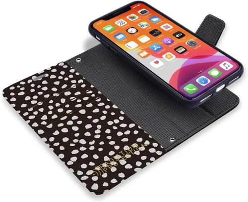 Miniatura 13 de SafeSleeve Funda de piel tipo cartera desmontable para iPhone 14 con bloqueador EMF para teléfono celular con 3 tarjeteros y soporte ajustable