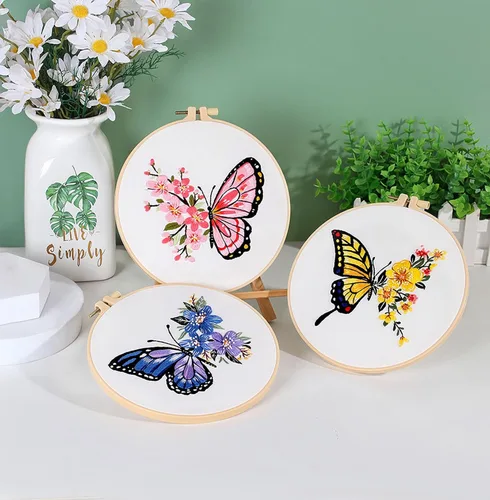 Miniatura 5 de GLTAYLMY Kit de bordado con patrón de mariposa para adultos principiantes, kits de punto de cruz con 1 aro de bordado de plástico, agujas e hilos