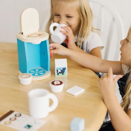 Miniatura 2 de Melissa & Doug Juego de cafetera de madera para preparar y servir de 11 piezas, accesorios de cocina, accesorios de cocina para niños, juego