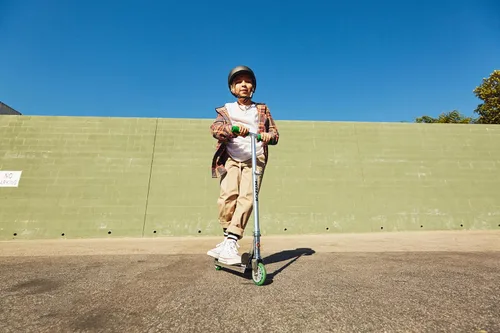 Miniatura 3 de Razor A Patinete para niños - Ligero, plegable, marco de aluminio y manillar ajustable Verde