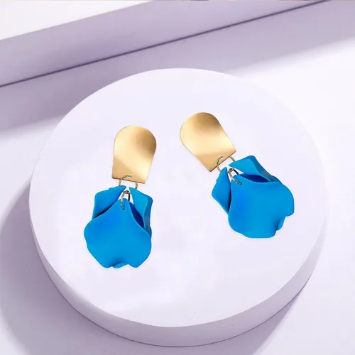 Miniatura 7 de Just Follow Aretes colgantes de pétalos de rosa, aretes bohemios de flores acrílicas, aretes grandes de resina floral para mujeres, mujeres, novia