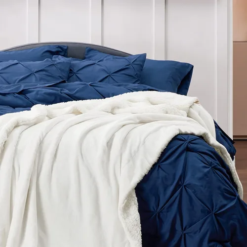 Miniatura 4 de Bedsure Manta de tamaño Queen de vellón sherpa para la cama, manta gruesa y cálida para el invierno, suave y mullida, para el otoño, color blanco
