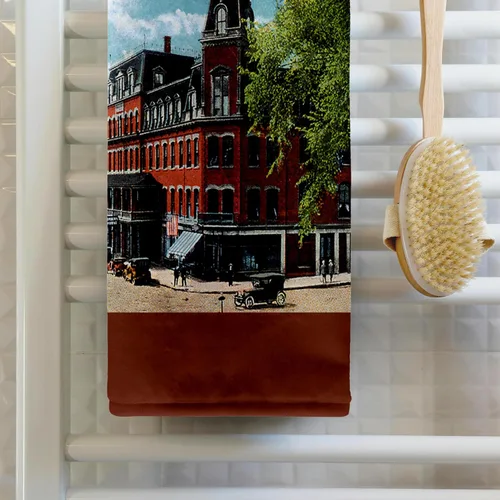 Miniatura 2 de 3dRose The Brooks House, Brattleboro, Vermont with Antique Cars 22x30 Bath Hand Pool Towel
