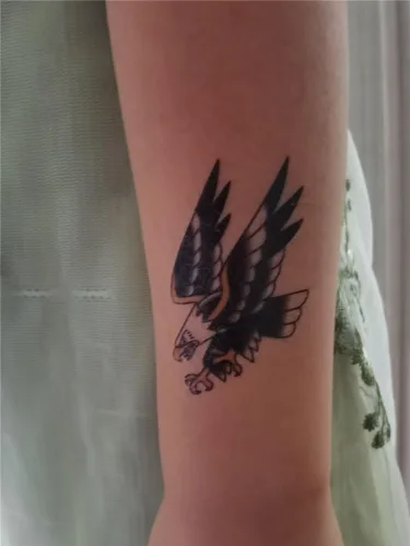 Miniatura 5 de Etiqueta engomada temporal del tatuaje del cráneo del ancla de la golondrina impermeable adultos hombres mujeres mano brazo hombro cuerpo arte