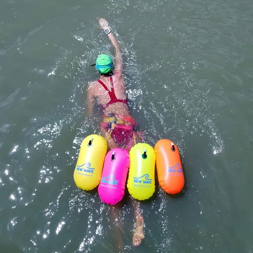 Miniatura 5 de Burbuja de Natación New Wave para Nadadores de Aguas Abiertas y Triatletas - Sé Brillante, Sé Visto y Sé Más Seguro con New Wave Mientras Nadas al