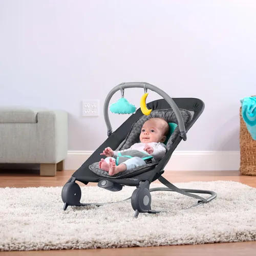 Miniatura 4 de Summer Infant 2-en-1 Mecedora y Silla Balancín Duo (Gris y Azul Agua) Mecedora y Balancín Conveniente y Portátil para Bebés Incluye Juguetes Suaves