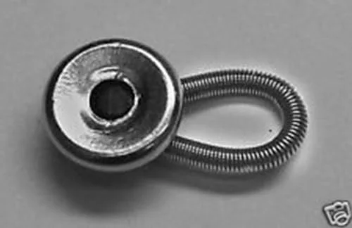 Miniatura 2 de Holding 10 Metal Shirt Extenders