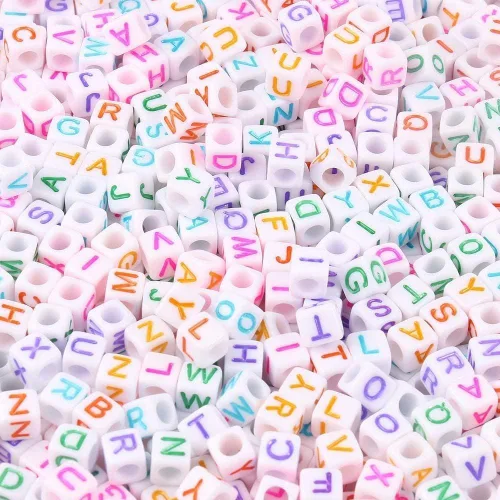 Miniatura 9 de 900 cuentas acrílicas doradas de letras del alfabeto, letras coloridas del alfabeto, cuentas de cubo negro para pulseras de la amistad y regalos