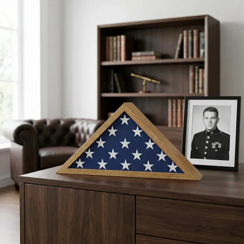 Miniatura 5 de Americanflat Vitrina grande de bandera – Se adapta a banderas de entierro plegadas de 5 x 9.5 pies – Colección Silhouette – Caja de exhibición
