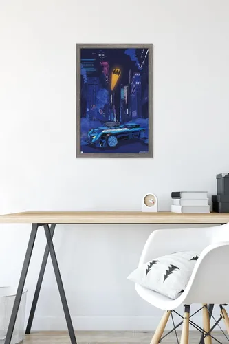 Miniatura 6 de Trends International DC Comics Batman - Póster de pared con señal de murciélago en el horizonte, 22.4 pulgadas de largo x 14.7 W, versión enmarcada
