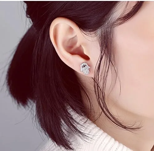 Miniatura 4 de Aretes de tuerca chapados en oro amarillo y blanco con diseño de mano de Fátima y circonita cúbica blanca y azul de Hamsa para mujeres, adolescentes
