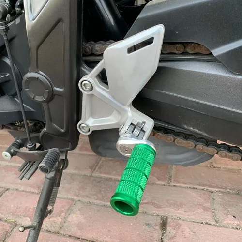 Miniatura 8 de Clavija de pie delantera ajustable (compatible con SUZUKI Gixxer/GSX250R/V-STROM250) (azul)