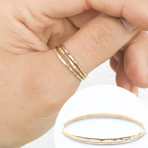 Miniatura 5 de Ellie J Maui Anillo martillado, anillos apilables delgados de 0.039 pulgadas (0.039 in), anillos minimalistas para mujeres, anillos rellenos de oro