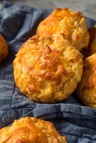 Miniatura 2 de Mezcla de galletas de ajo con queso A Blend Above - Fácil de hornear, hace 10, galletas de desayuno, galletas de cena, galletas y salsa, solo tienes