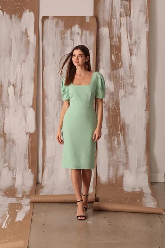 Miniatura 6 de Maggy London Vestido de crepé de manga corta para mujer