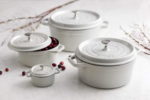 Miniatura 8 de Staub Mini cocotte redondo de hierro fundido .25 cuartos de galón - Trufa blanca, fabricado en Francia blanco (White Truffle)