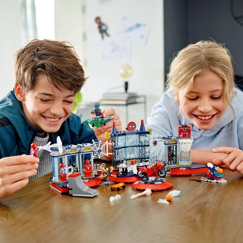 Miniatura 3 de LEGO Marvel Spider-Man Attack on The Spider Lair 76175 - Juguete de construcción genial, con la sede de Spider-Man; incluye Spider-Man, Duende Verde