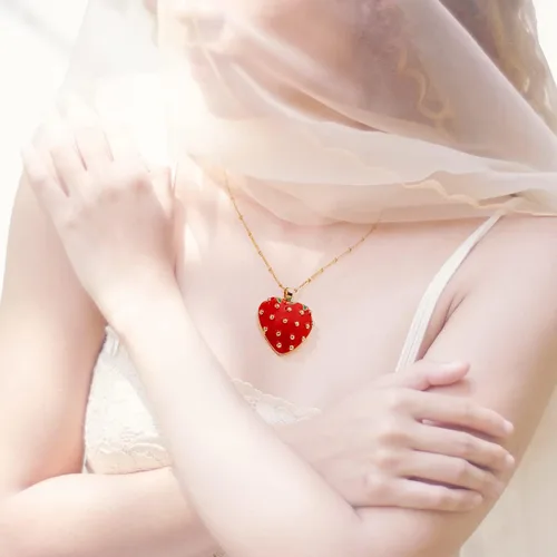 Miniatura 3 de XUN Zhe Collar con colgante de fresa roja esmaltada, lindo collar de clavícula de aceite de fruta de fresa, joyería para mujeres, adolescentes