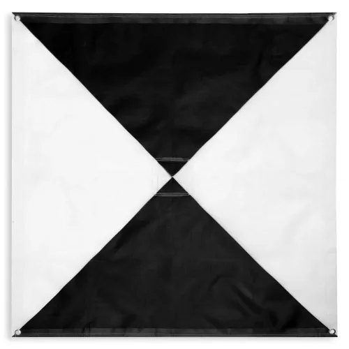 Miniatura 18 de Sky High Bull's-Eye Punto de control de tierra degradable para drones (24 x 24 pulgadas) GCP con 30 grapas (tablero de ajedrez negro/blanco)