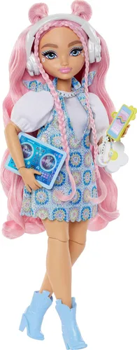 Muñeca Barbie Dream Besties y Accesorios, Muñeca de Moda Posable Daisy Jean con Ropa Removible y Cabello Rosa Ondulado, 9 Piezas Temáticas de DJ y