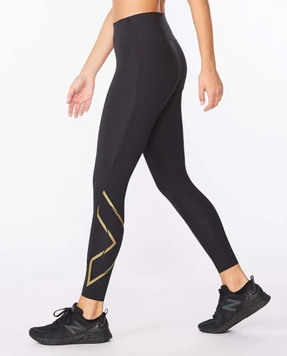 Miniatura 4 de 2XU Mallas de compresión Force de tiro medio para mujer con cintura plana y ancha para entrenamiento y fitness, negrodorado, talla XS