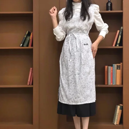 Miniatura 2 de IRODA Delantal impermeable para mujer, diseño floral elegante, tela 100% impermeable, ajuste ajustable, suave y ligero