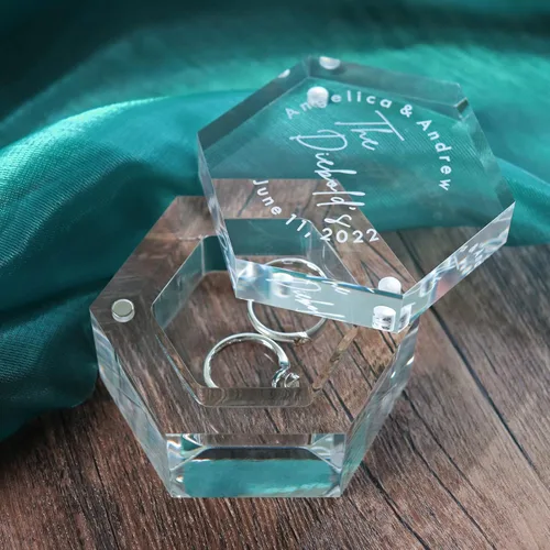 Miniatura 6 de Cajas grabadas para anillos de boda para ceremonia, caja de acrílico para compromiso de propuesta de boda (Hexágono D)