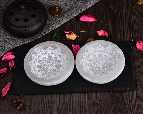Miniatura 6 de AMOYSTONE Cuenco de carga de selenita natural con grabado de mandala, placa de cristal de limpieza energética de 5.5 pulgadas para meditación
