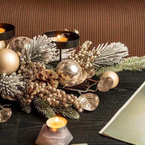 Miniatura 6 de YULETIME Candelabro triple de Navidad de 28 pulgadas, portavelas navideño con tres bandejas, bolas doradas, bayas y hojas doradas, agujas de pino