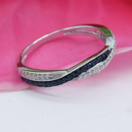 Miniatura 8 de Dazzlingrock Collection Anillo de compromiso redondo con zafiro azul y diamante blanco entrecruzado para mujer en oro macizo de 10 quilates