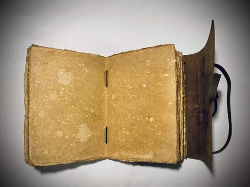 Miniatura 5 de Diario de cuero vintage – 200 páginas de papel rústico con borde irregular – páginas sin líneas, libro de sombras, grimorio, cuaderno de notas