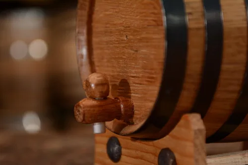 Miniatura 7 de Mini barril de envejecimiento de roble grabado y personalizado para whisky, vino, escocés, bourbon – Kit completo de envejecimiento para cerveza