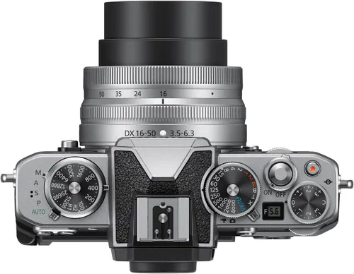 Miniatura 3 de Nikon Z fc con lente zoom gran angular Cámara retro-inspirada compacta sin espejo para fotos/vídeo con lente zoom 16-50mm Modelo Nikon USA