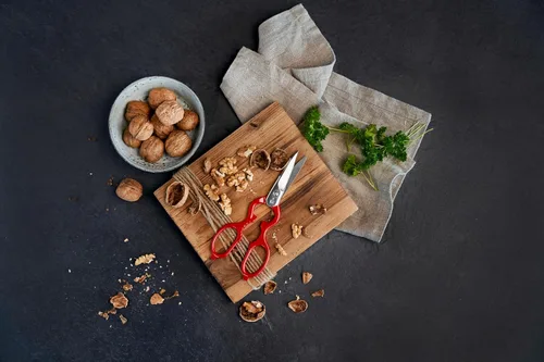 Miniatura 2 de Zwilling 43924-200 - Tijeras de cocina clásicas de acero inoxidable, color rojo, fabricadas en Alemania