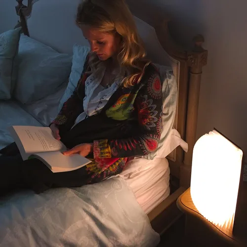 Miniatura 7 de KleverCase Lámpara de lectura recargable de 360 grados con temática de cubierta de libro, luz nocturna, escritorio, luz de noche