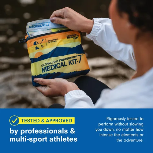 Miniatura 7 de Adventure Medical Kit Ultraligero / Impermeable Kit médico .7 – Hasta 3 personas, hasta 3 días – Incluye vendajes, elementos esenciales de ampolla
