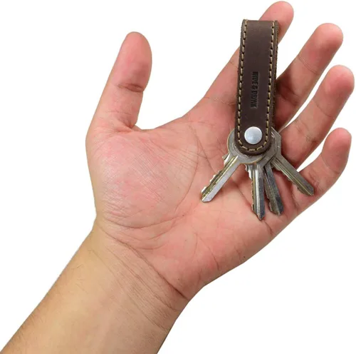 Miniatura 5 de Hide & Drink, Llavero minimalista hecho a mano de cuero de grano completo