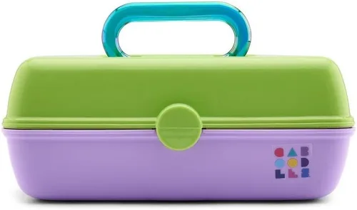 Miniatura 18 de Caboodles Pretty in Petite - Caja de maquillaje de dos tonos rosa sobre lavanda, caja organizadora de plástico duro, 2 bandejas giratorias, espejo