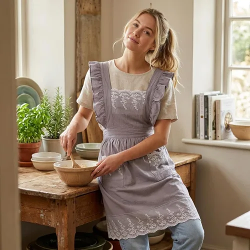 Miniatura 4 de Delantal vintage para mujeres con bolsillos, delantal lindo de algodón y lino con encaje y espalda cruzada para jardinería, cocina, cocinar