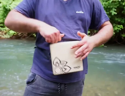Miniatura 7 de El Kandu Mashbox es el primer agitador de batería portátil, pequeño Cajon diseñado para satisfacer las necesidades de cada percusionista natural